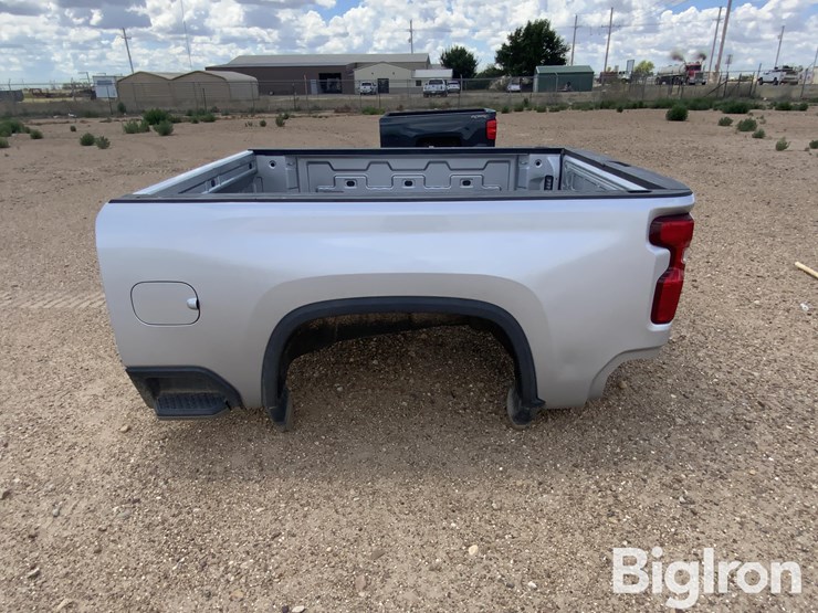 2023-chevrolet-2500-image-8