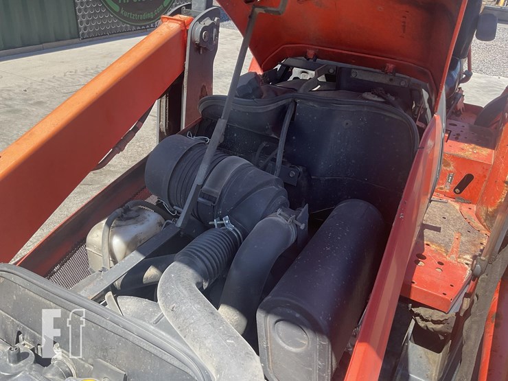 2014-kubota-l45-image-16