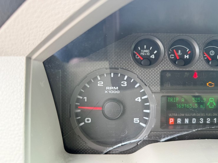 2010-ford-f550-image-60