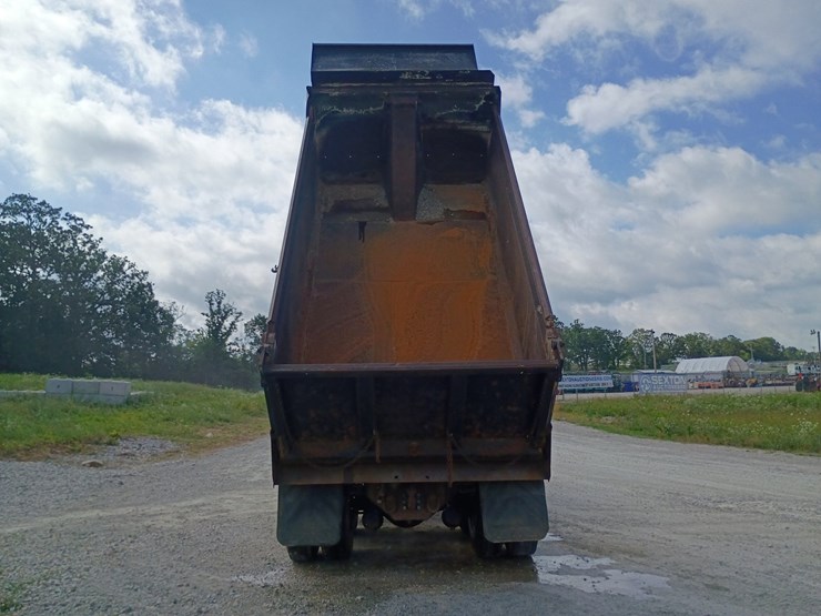 #24861-•-1988-freightliner-flc-dump-truck-image-28