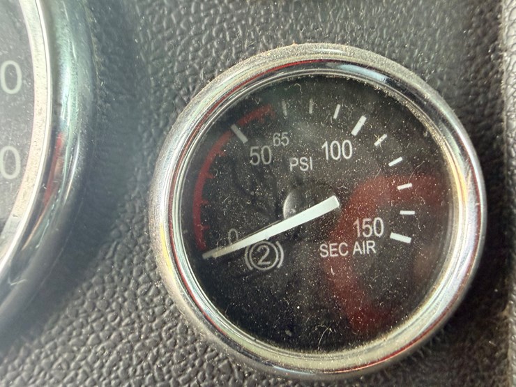 2013-peterbilt-388-image-53