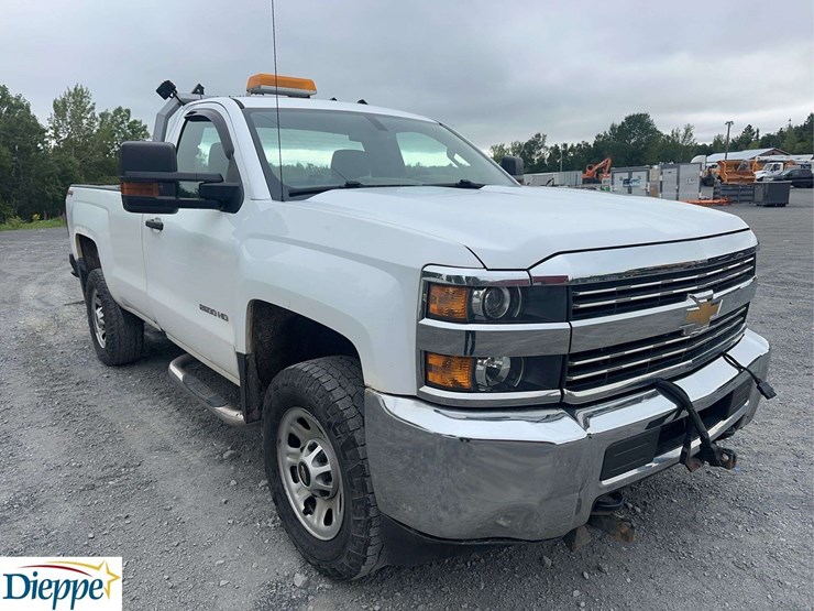 2016-chevrolet-silverado-2500-image-3