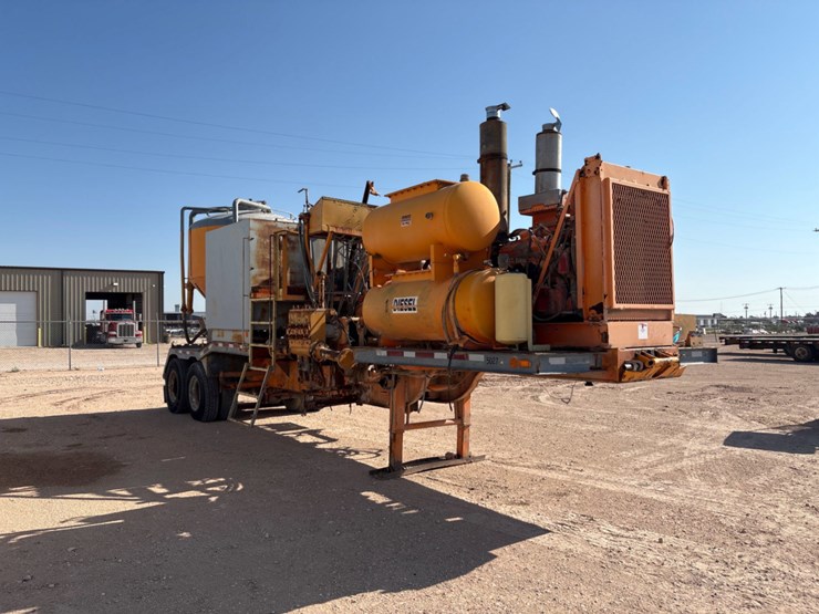 national-oilwell-p17-t/a-cement-pump-trailer-image-2