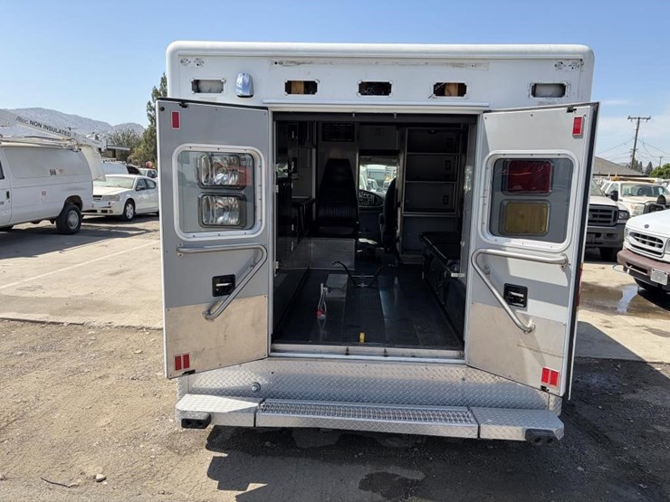 2000-ford-e350-image-16