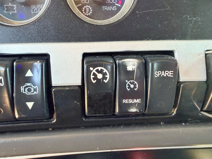 2010-kenworth-t800-image-118