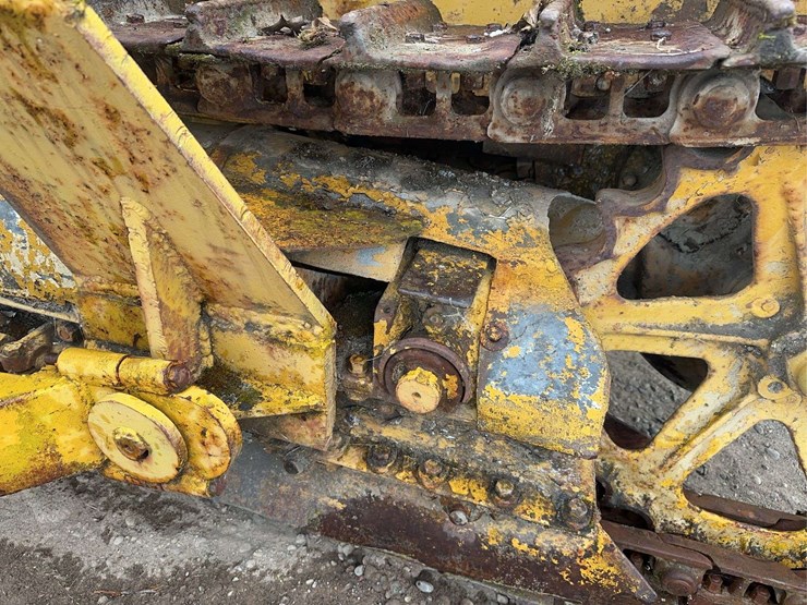 caterpillar-fifteen-image-49