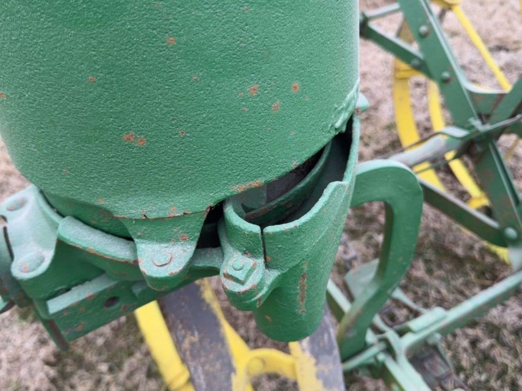 john-deere-two-row-planter-image-16