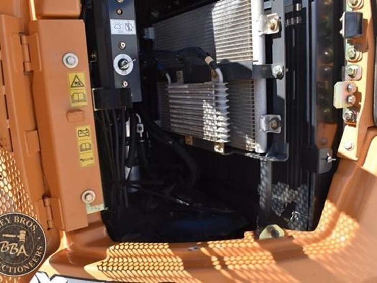 2022-case-cx75csr-image-72