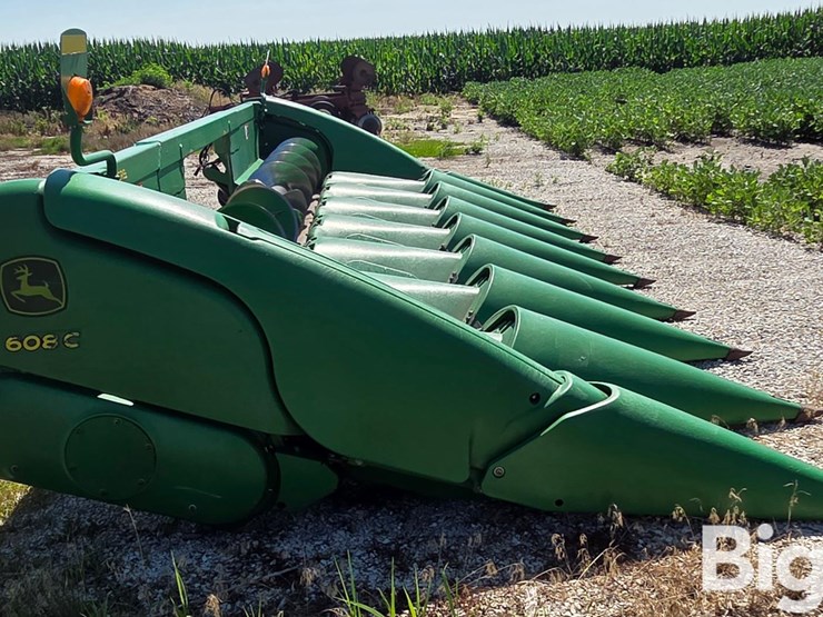 2010-john-deere-608c-image-4