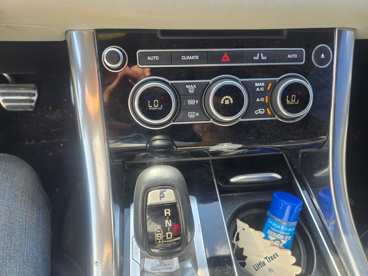 2016-land-rover-range-rover-image-32
