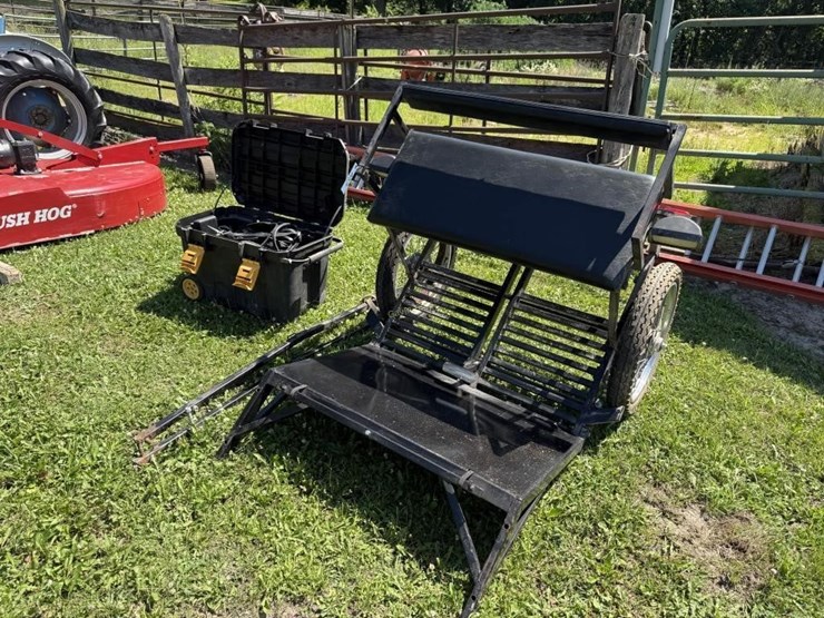 2-wheel-horse-cart-w/harness-&-brakes-image-2