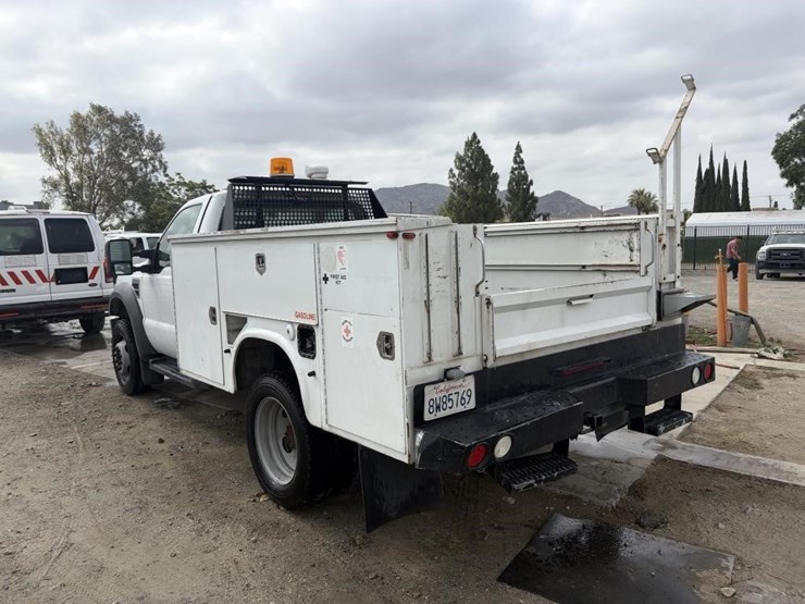 2009-ford-f550-xl-image-4