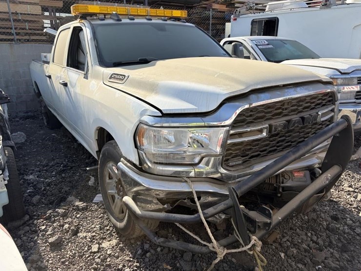 2023-dodge-ram-2500-image-2