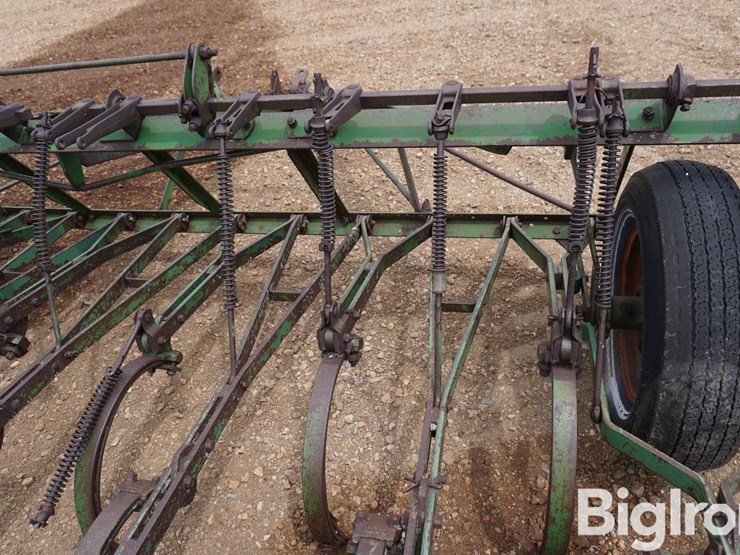 john-deere-15-image-12