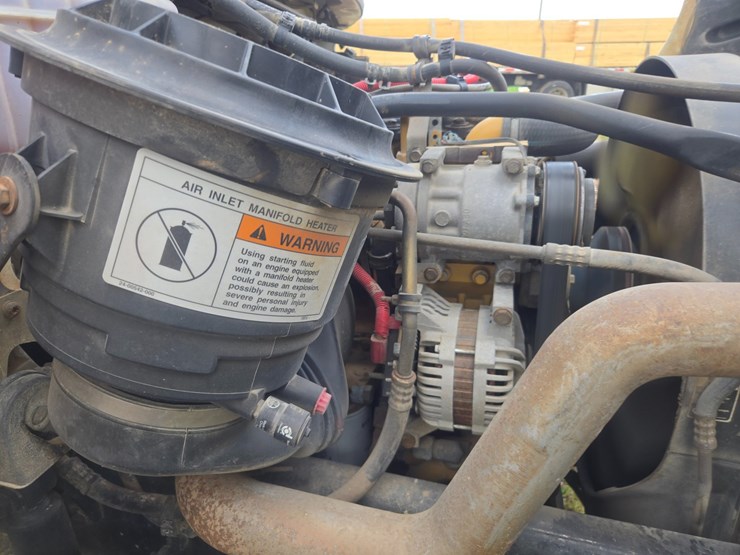 2007-freightliner-m2-106-image-34