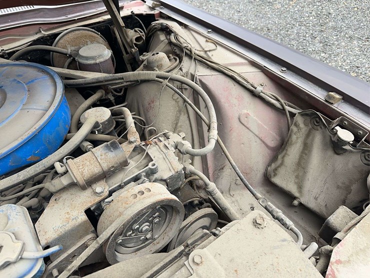 1966-ford-thunderbird-image-28