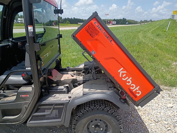 2025-kubota-rtv1100-image-36