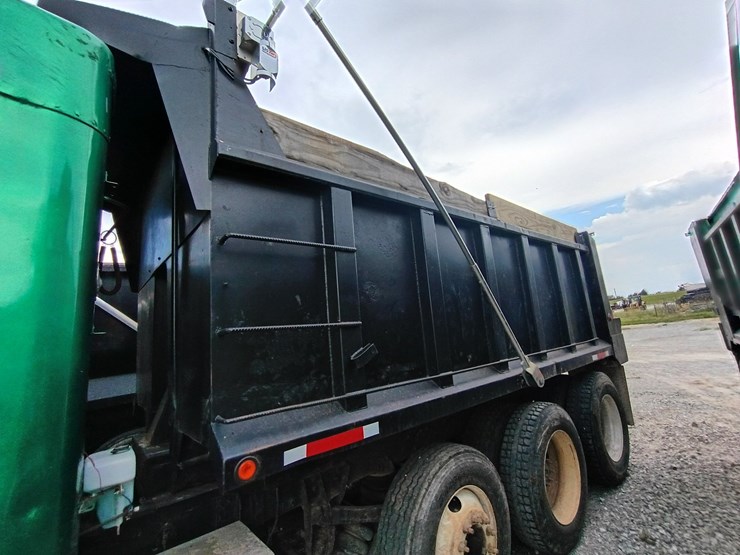 1995-freightliner-fld120-image-74