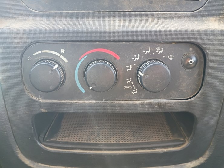 2003-dodge-ram-3500-image-42