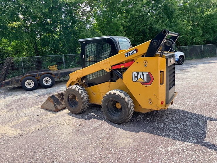 2014-caterpillar-272d-image-8