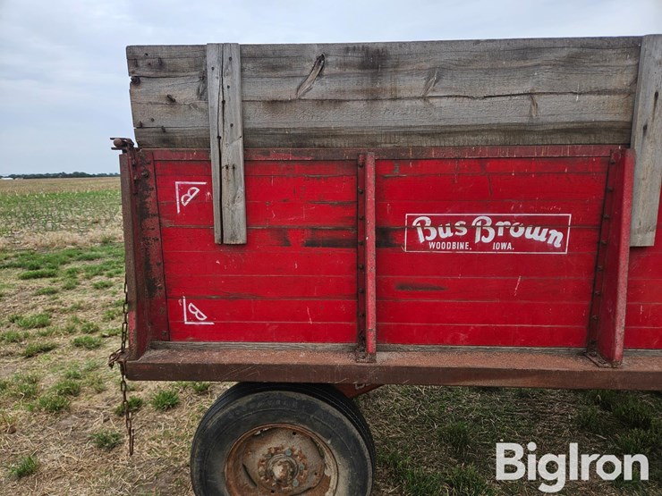 bus-brown-/-case-harvest-wagon-w/hoist-image-14