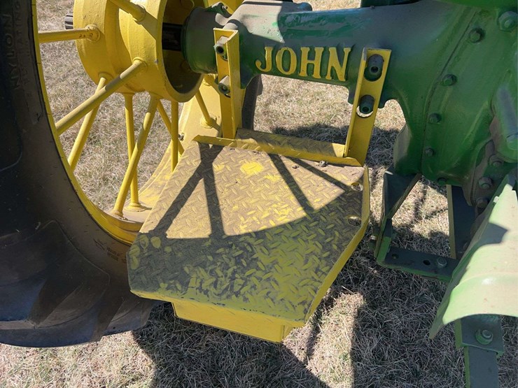 john-deere-model-b-image-40