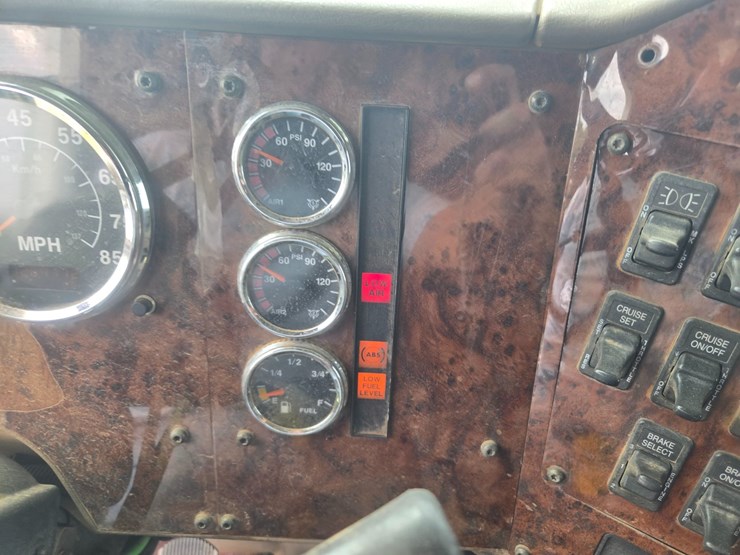 2005-international-9400i-image-54