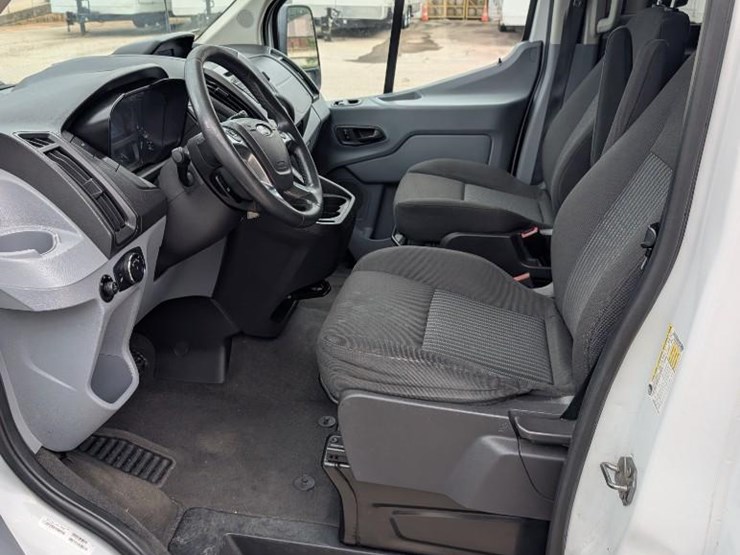 2016-ford-transit-image-13
