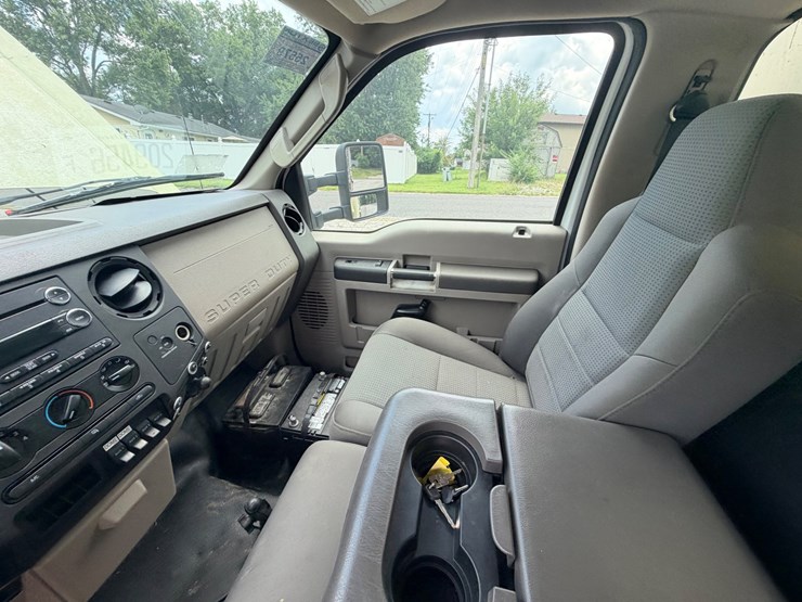 2010-ford-f550-image-52