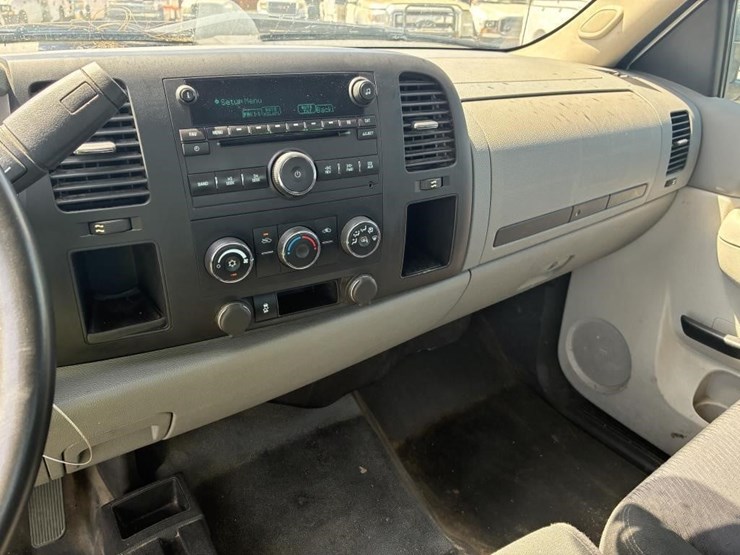 2012-gmc-sierra-2500hd-image-24