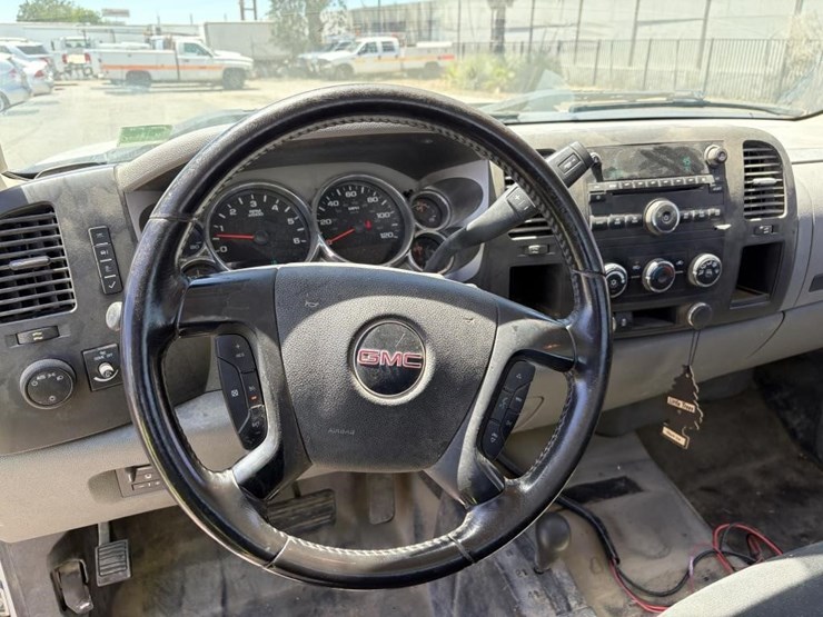 2012-gmc-sierra-2500-image-14