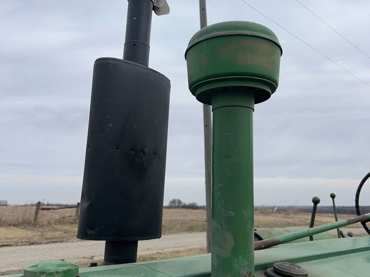 john-deere-720-image-15