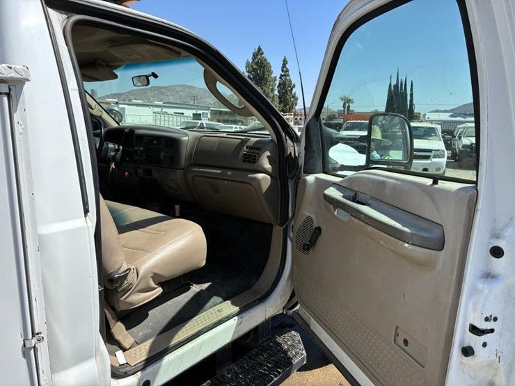 2003-ford-f450-image-17