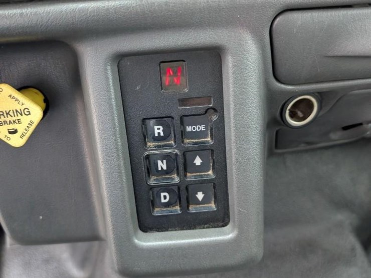 2006-ford-f650-image-13