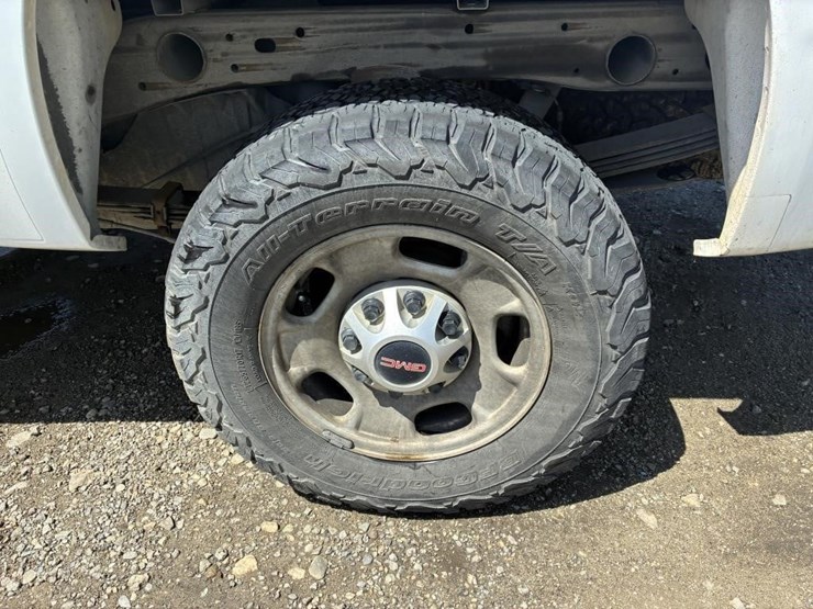 2012-gmc-sierra-2500hd-image-8