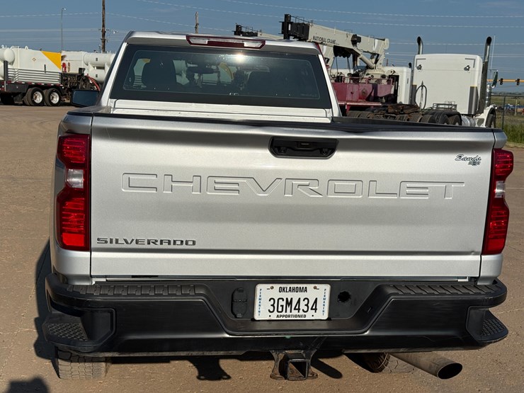 2021-chevrolet-silverado-2500hd-image-7