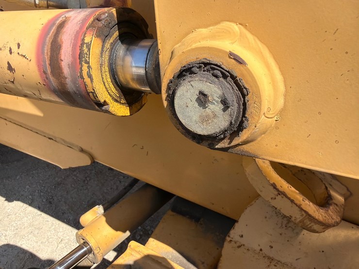 2000-deere-710d-image-72