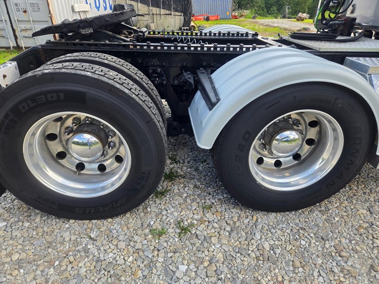 2019-kenworth-t880-image-94