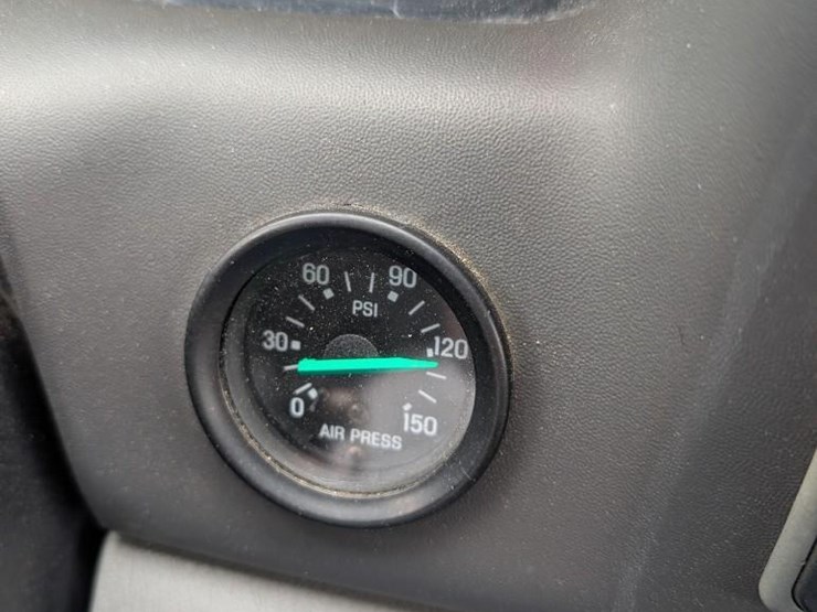 2010-ford-f650-image-27