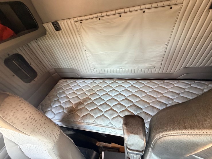 2010-kenworth-t800-image-116