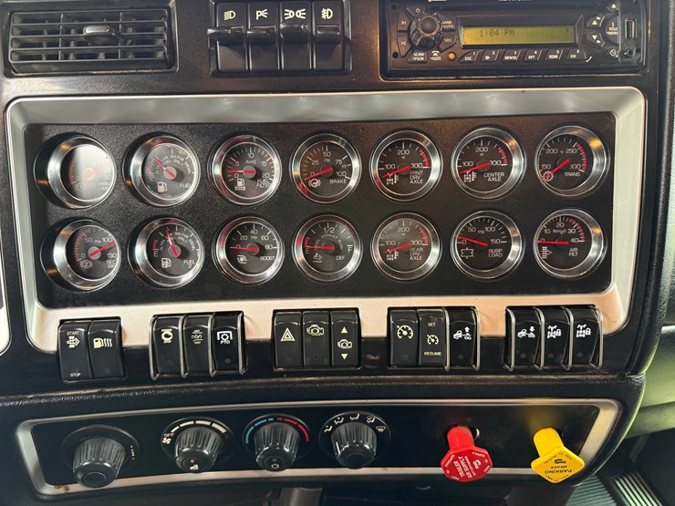 2014-kenworth-t800-image-22