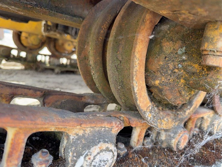 caterpillar-d2-image-17