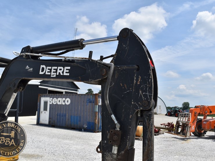 2020-deere-35g-image-19