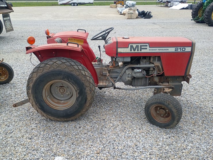 1978-massey-ferguson-210-image-6