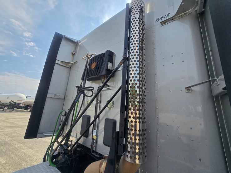 2018-kenworth-t680-image-95