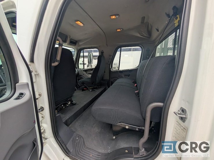 2011-freightliner-m2-stakebed-truck-image-19