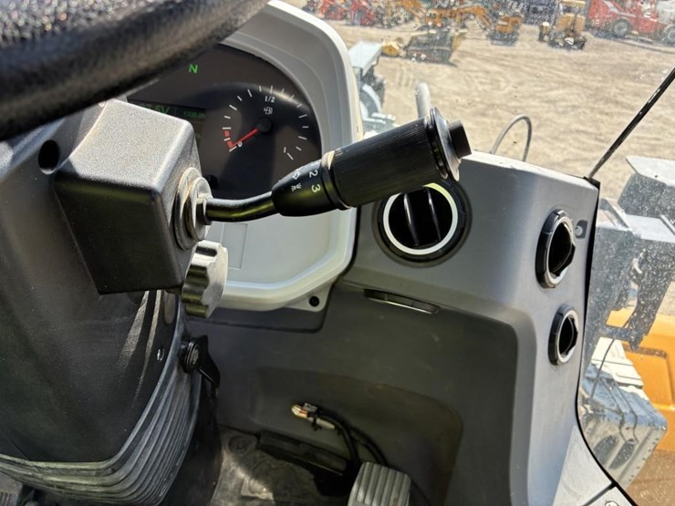 2022-xcmg-xc948u-image-26