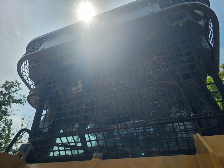 2019-caterpillar-d6-image-113