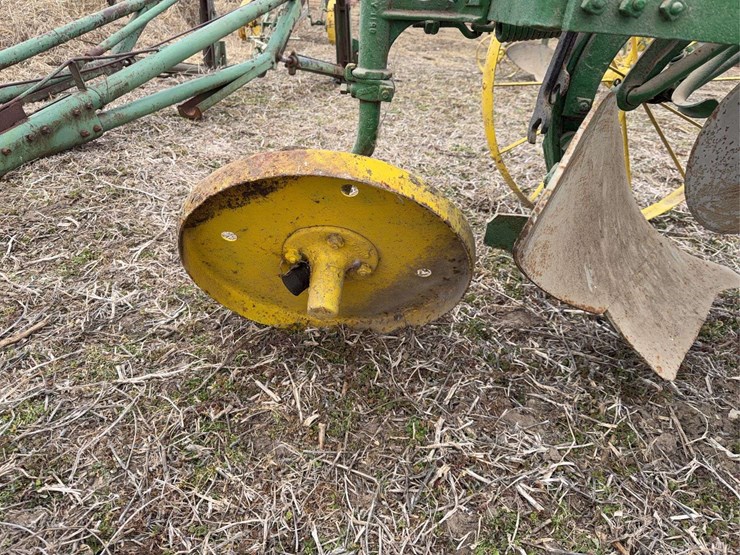 john-deere-two-bottom-plow-image-12