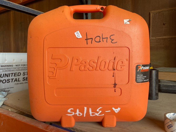 #3404-•-paslode-cordless-nail-gun-with-charger-image-1